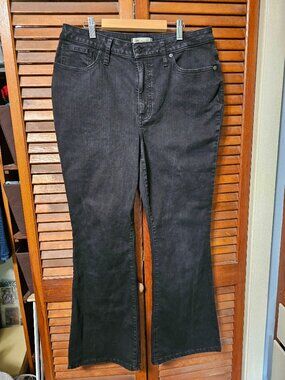 Madewell Curvy Skinny Flare Jeans in Black